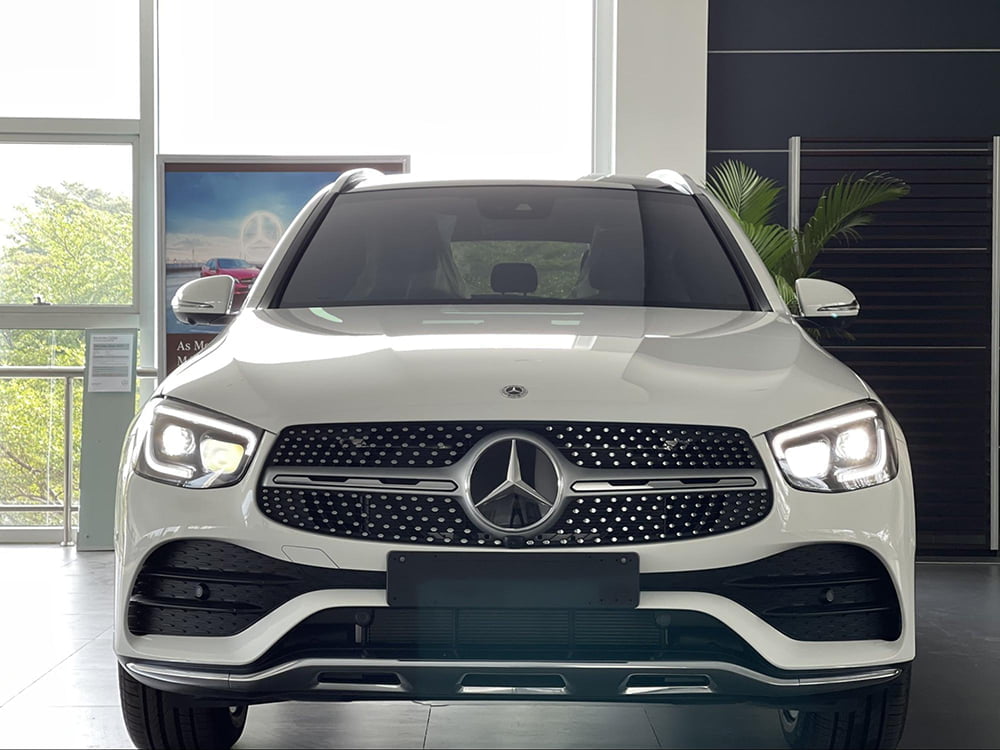 Đầu xe duy trì lưới tản nhiệt hình sao đặc trưng Đầu xe duy trì lưới tản nhiệt hình sao đặc trưng