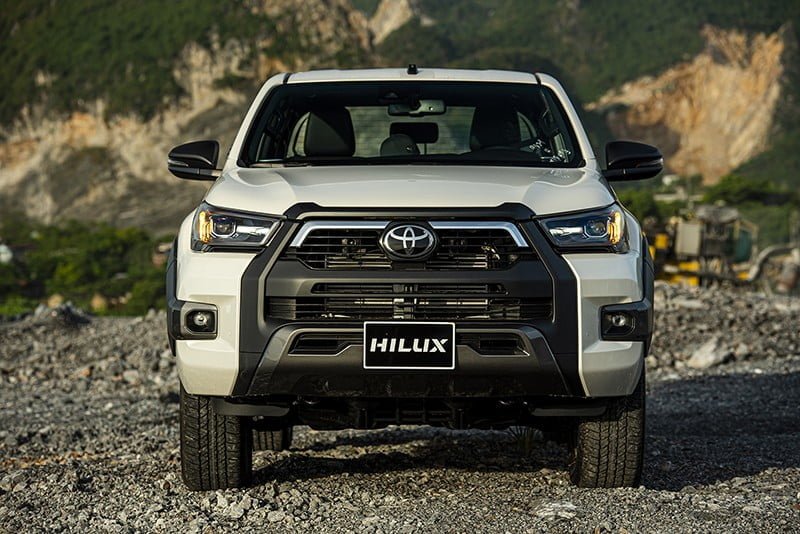 Toyota Hilux 2023 giá lăn bánh, trả góp, khuyến mãi mới nhất