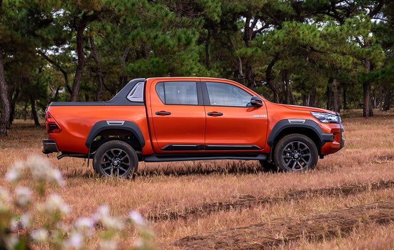 Toyota Hilux 2023 giá lăn bánh, trả góp, khuyến mãi mới nhất
