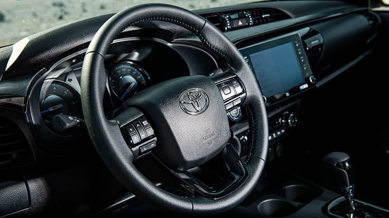 Toyota Hilux 2023 giá lăn bánh, trả góp, khuyến mãi mới nhất