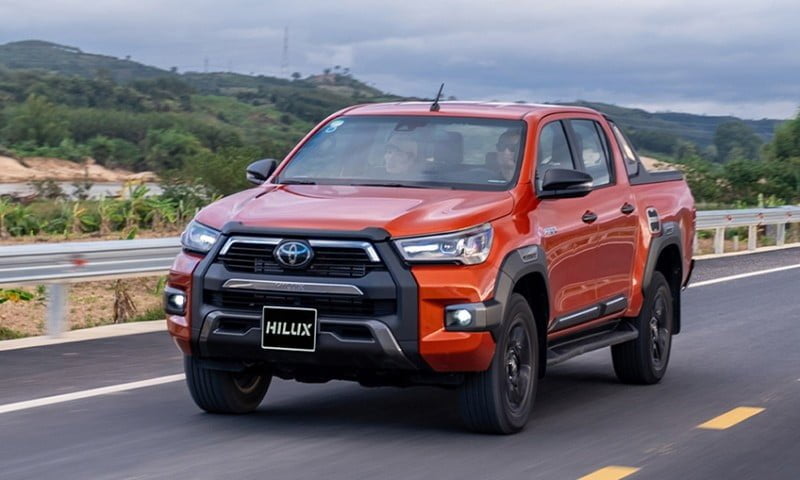 Toyota Hilux 2023 giá lăn bánh, trả góp, khuyến mãi mới nhất